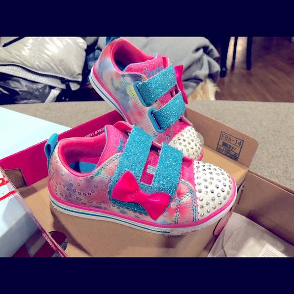 Twinkle Toes in box fairly new lightup sneakers - Picture 2 of 9